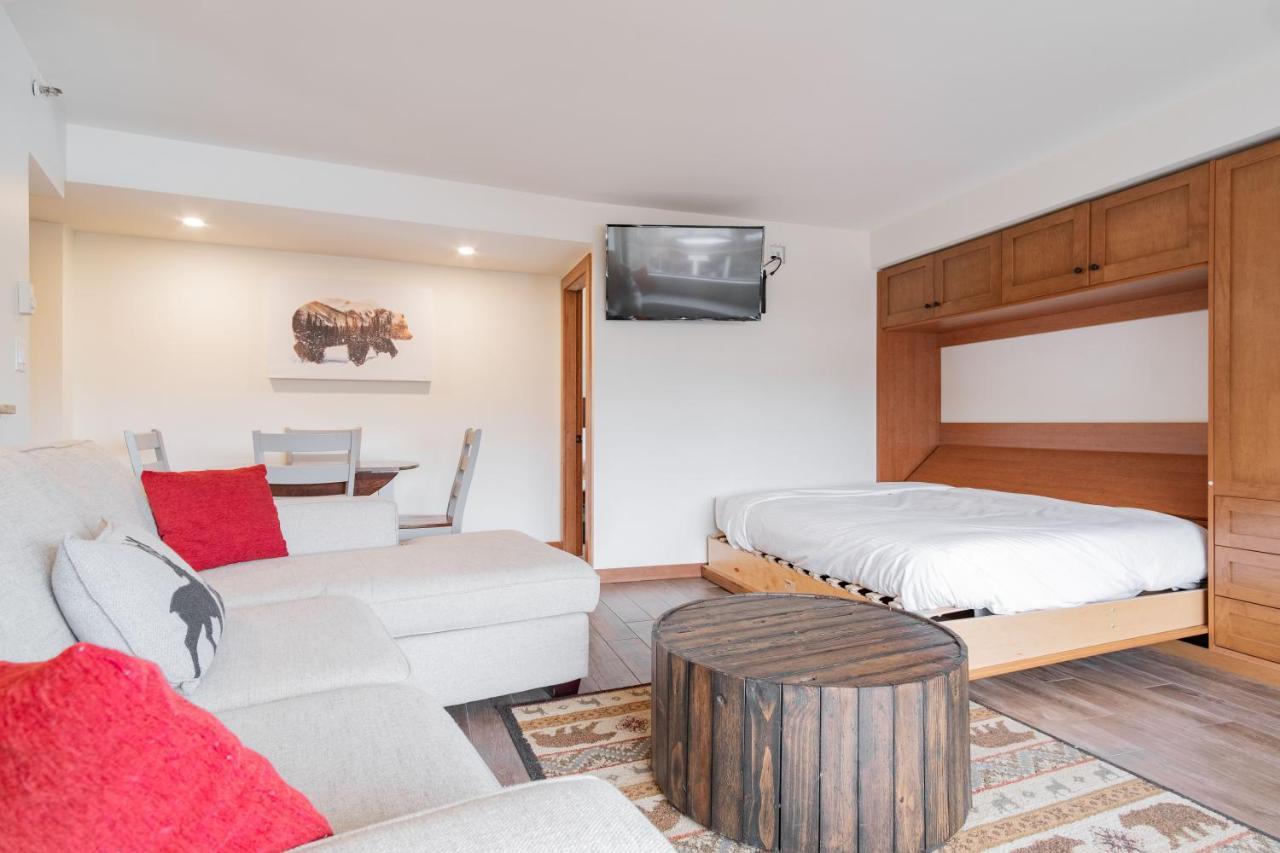 Carleton Lodge By Outpost Уистлер Экстерьер фото